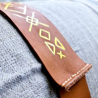 Jāņu vainags no dabīgās ādas ar senām Latvju zīmēm (dzeltens)